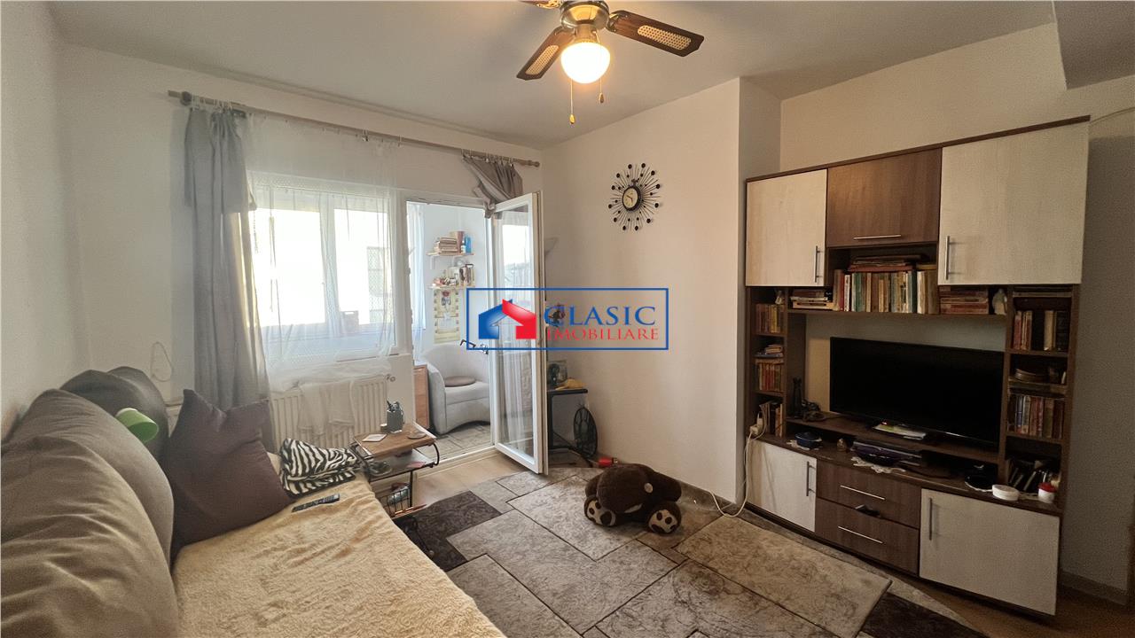 Vanzare apartament 1 camera cu parcare in Floresti- zona Mega Image Razoare