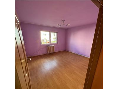 Vanzare apartament 4 camere zona BIG Manastur, Cluj Napoca