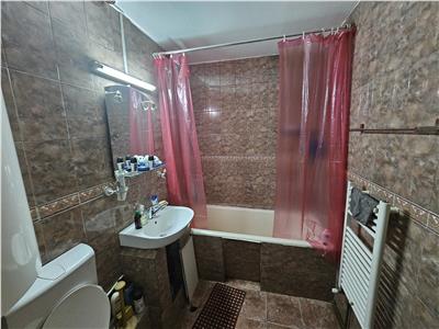 Vanzare apartament 3 camere, decomandat, 2 bai, cartier Grigorescu, Piata 14 Iulie