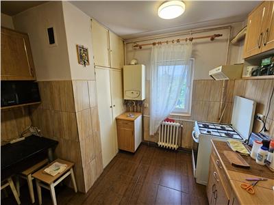 Vanzare apartament 3 camere, decomandat, 2 bai, cartier Grigorescu, Piata 14 Iulie