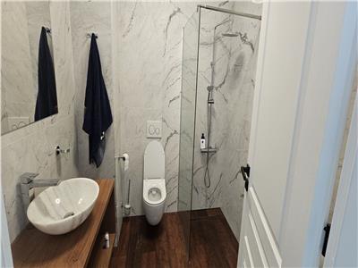 Inchiriere apartament 2 camere modern bloc nou cu parcare zona Plopilor