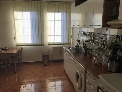 Vanzare apartament 3 camere deosebit zona McDonalds Manastur, Cluj Napoca