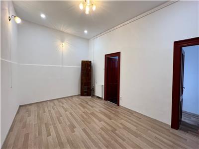 Inchiriere apartament 2 camere decomandate ideal birou in Centru  strada Eroilor