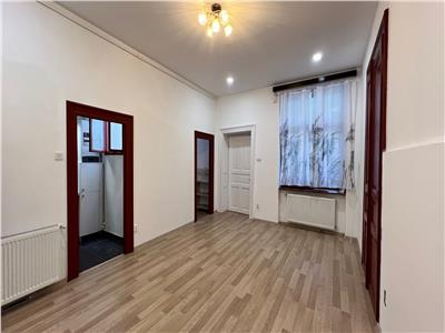 Inchiriere apartament 2 camere decomandate ideal birou in Centru  strada Eroilor