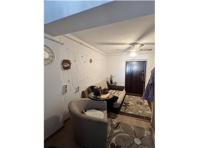 Vanzare apartament 1 camera cu parcare in Floresti  zona Mega Image Razoare