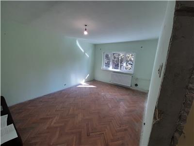 Vanzare apartament 3 camere decomandat zona UMF Zorilor, Cluj Napoca