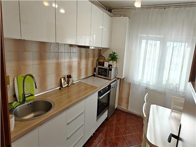 Vanzare apartament 3 camere confort sporit zona Farmec Marasti, Cluj Napoca