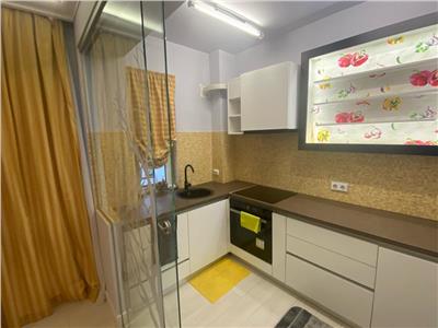 Inchiriere apartament 3 camere modern bloc nou zona Centrala