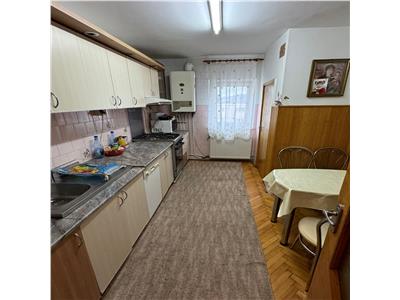 Inchiriere apartament 3 camere decomandat zona Kaufland Manastur, Cluj-Napoca