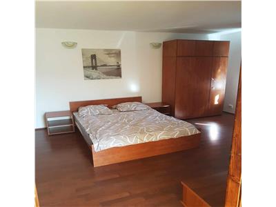 Inchiriere apartament 3 camere in vila in Centru  zona Parcul Central